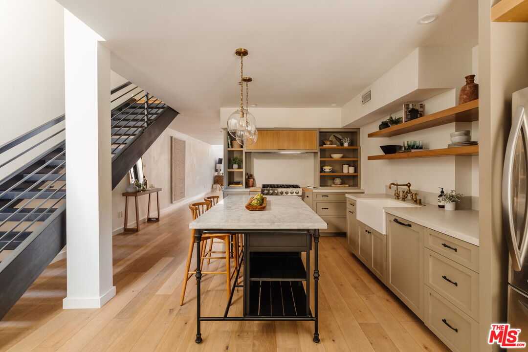 700 Main St Unit: 11