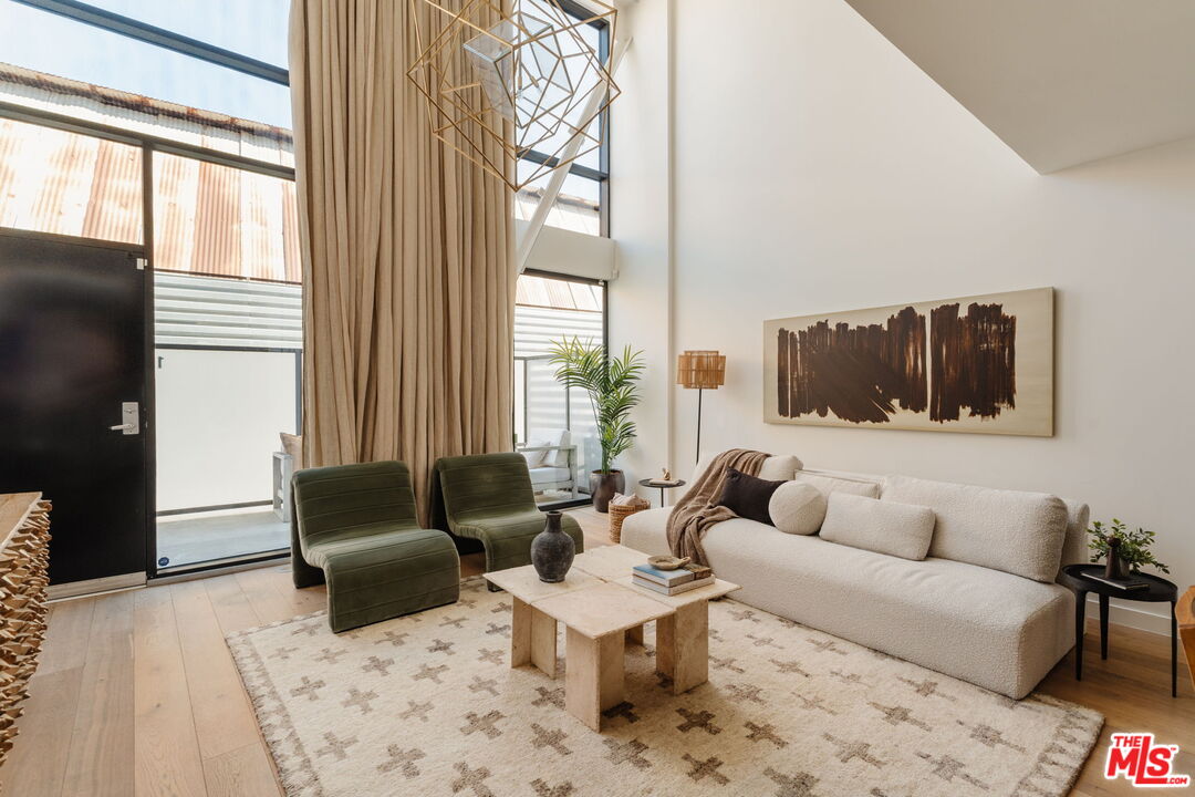 700 Main St Unit: 11
