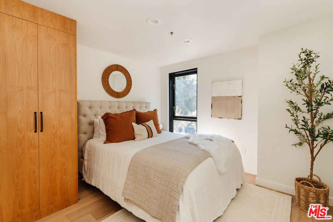 700 Main St Unit: 11