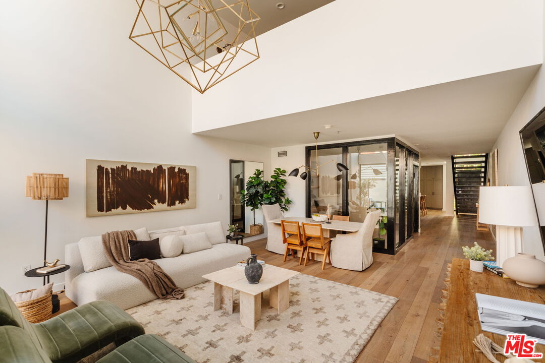 700 Main St Unit: 11