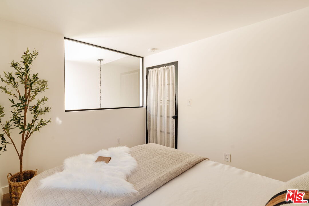 700 Main St Unit: 11