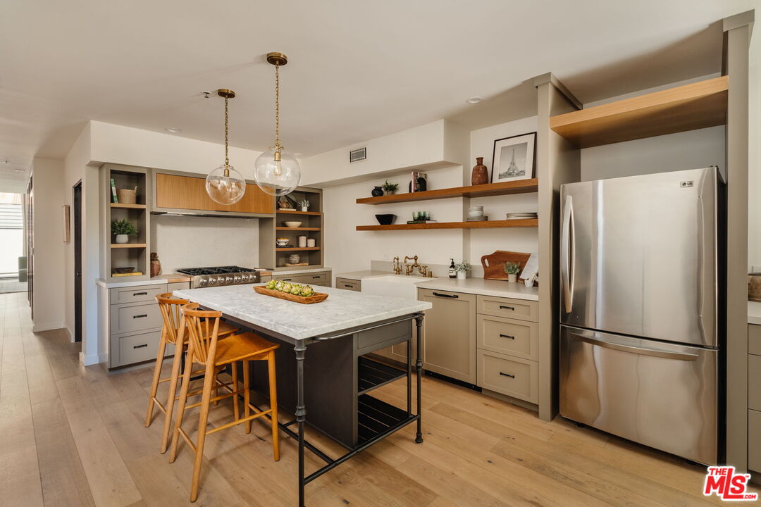 700 Main St Unit: 11