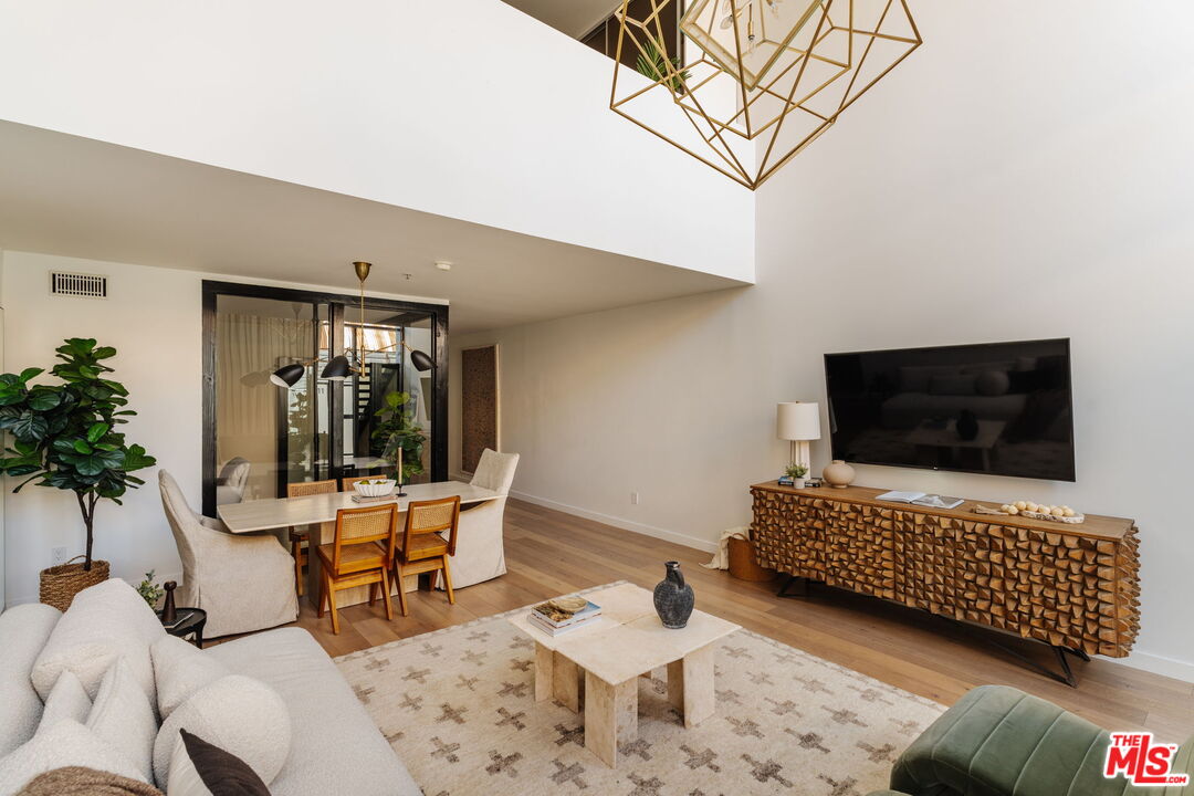 700 Main St Unit: 11