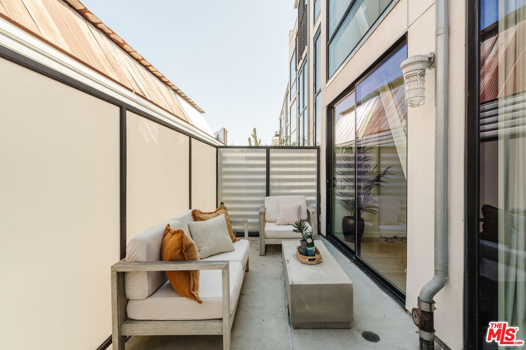 700 Main St Unit: 11