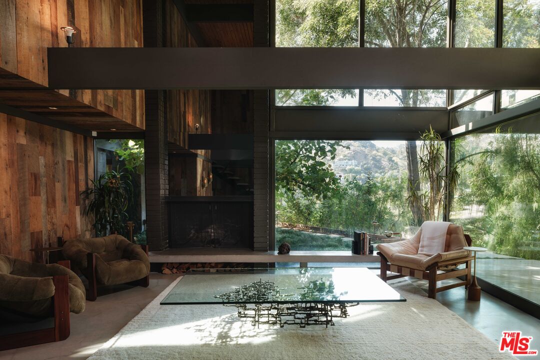 2563 Nichols Canyon Rd