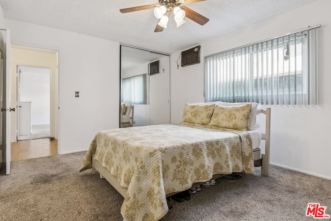 3010 Montrose Ave Unit: 3