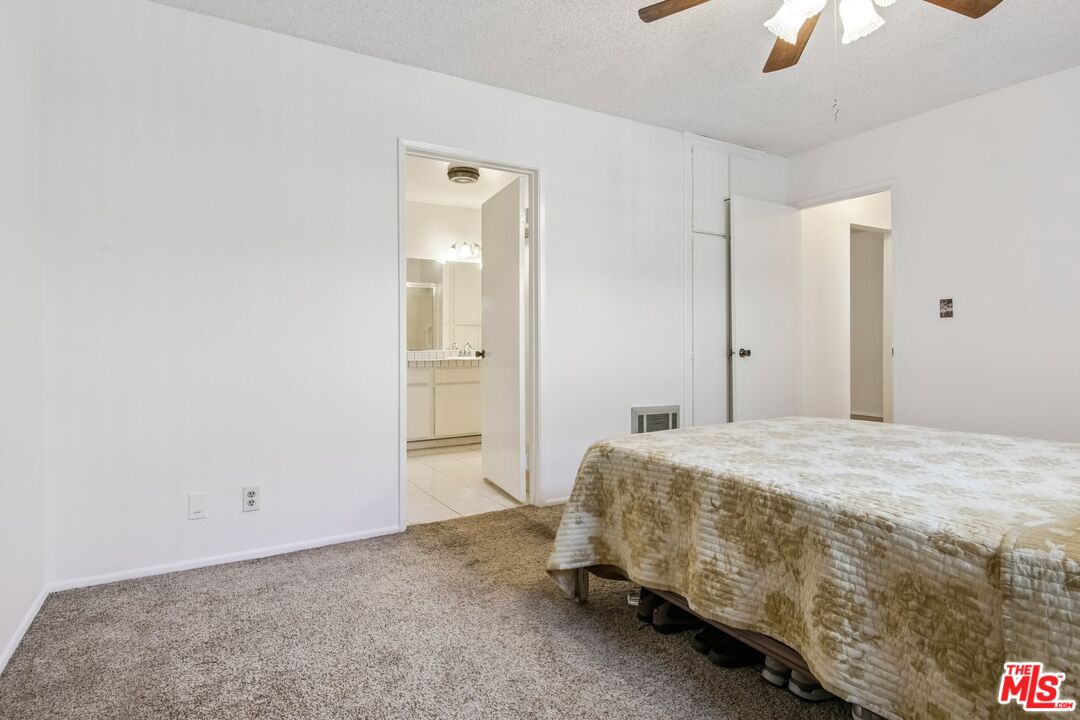 3010 Montrose Ave Unit: 3