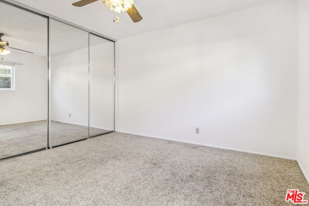 3010 Montrose Ave Unit: 3