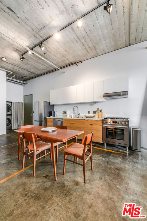 1855 Industrial St Unit: 703