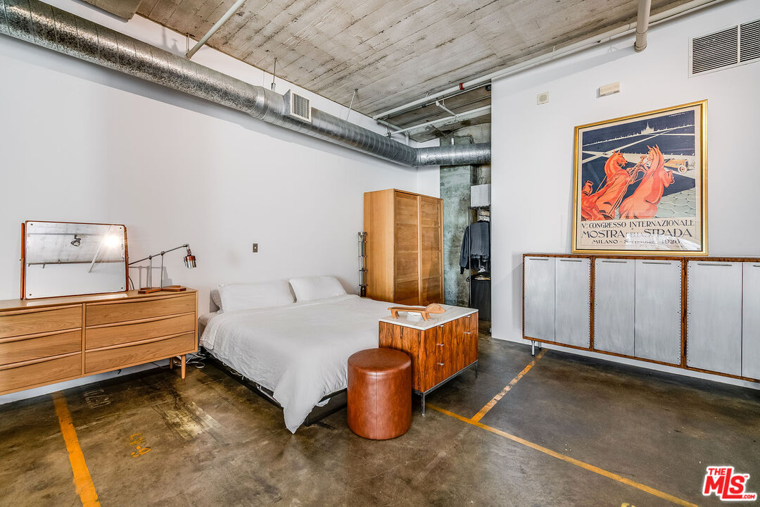 1855 Industrial St Unit: 703
