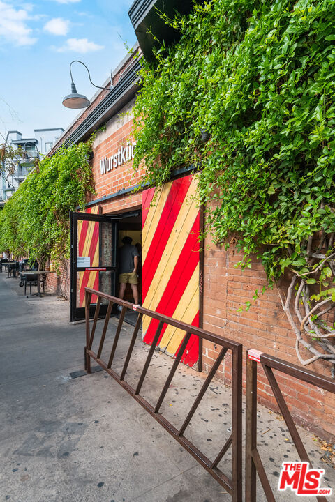 1855 Industrial St Unit: 703