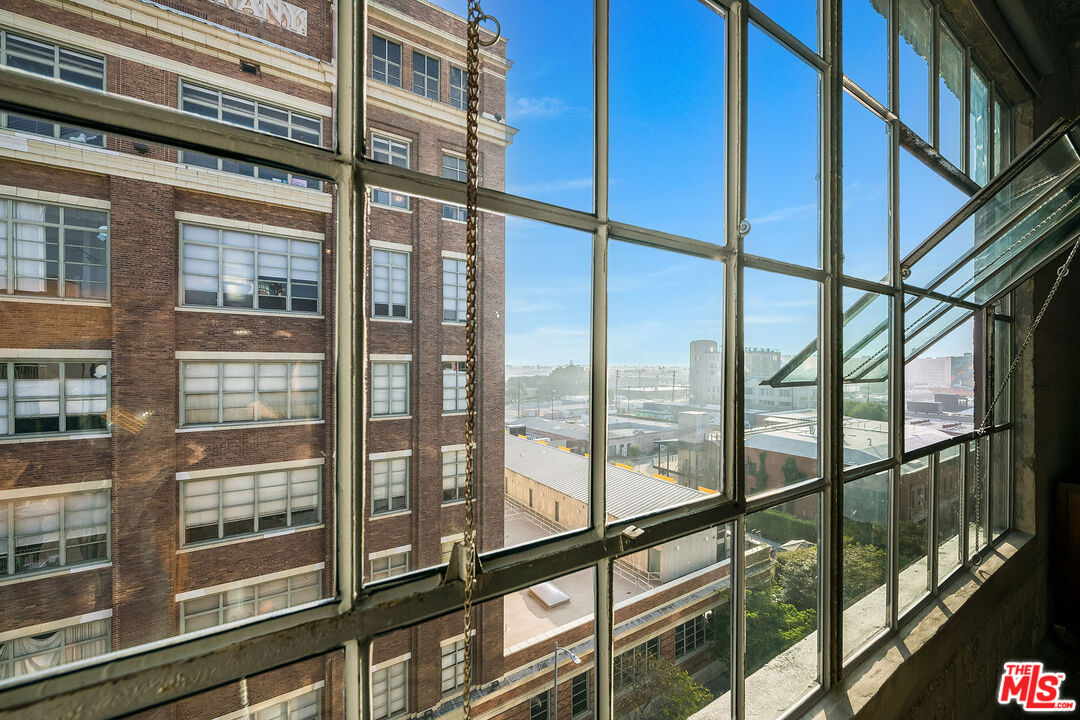 1855 Industrial St Unit: 703
