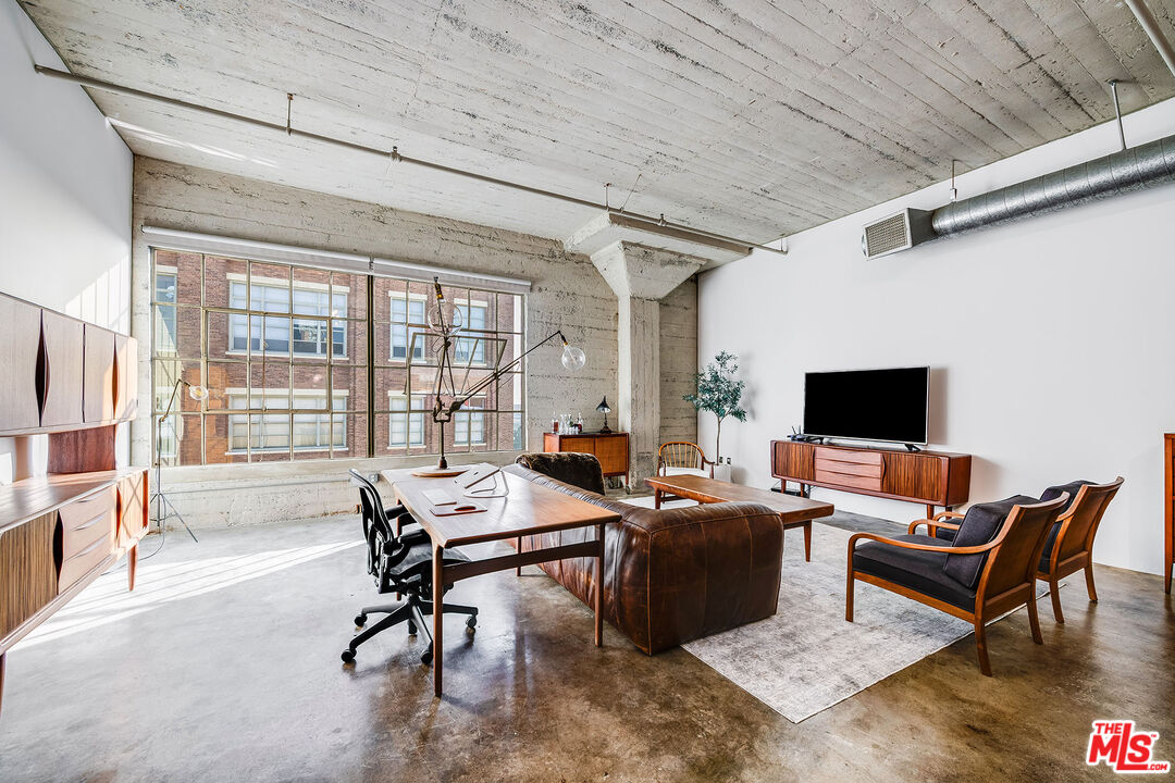1855 Industrial St Unit: 703