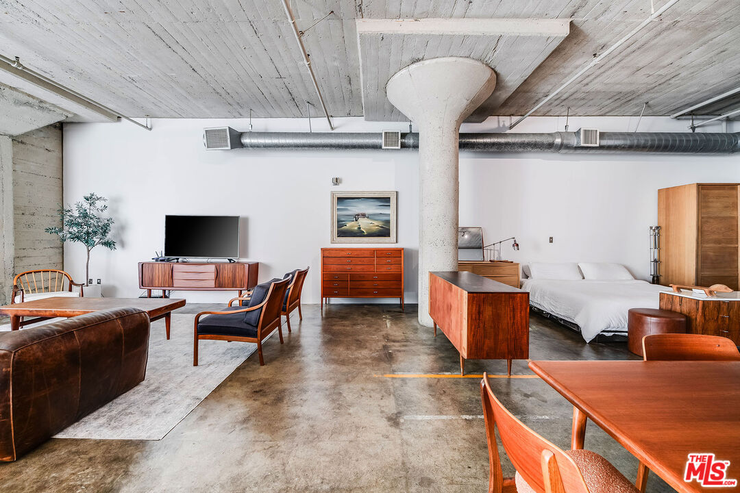 1855 Industrial St Unit: 703