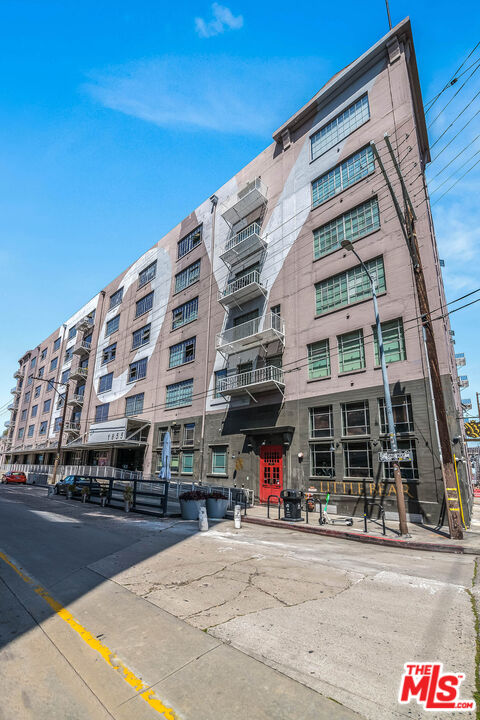 1855 Industrial St Unit: 703