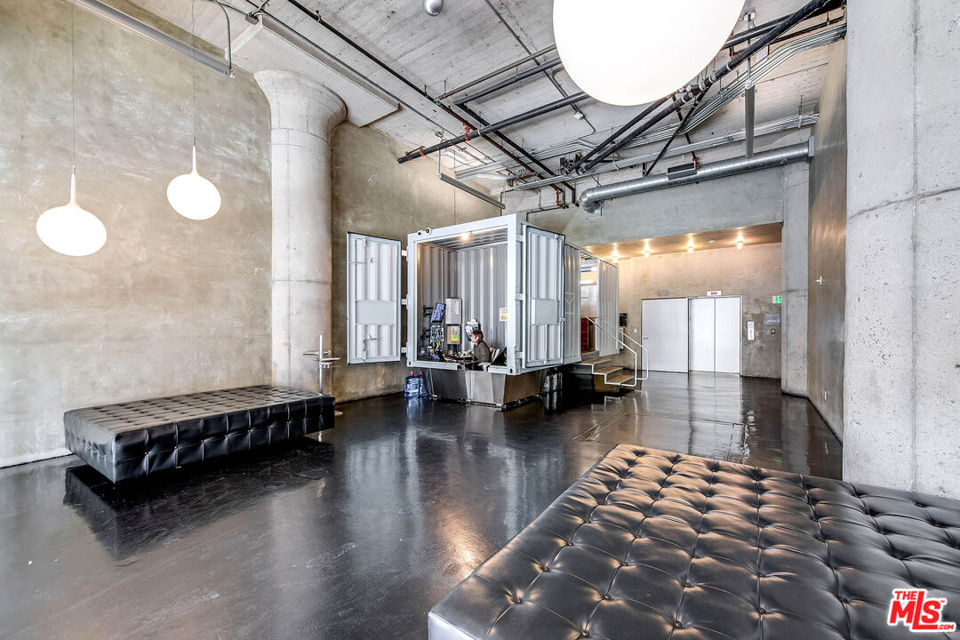 1855 Industrial St Unit: 703