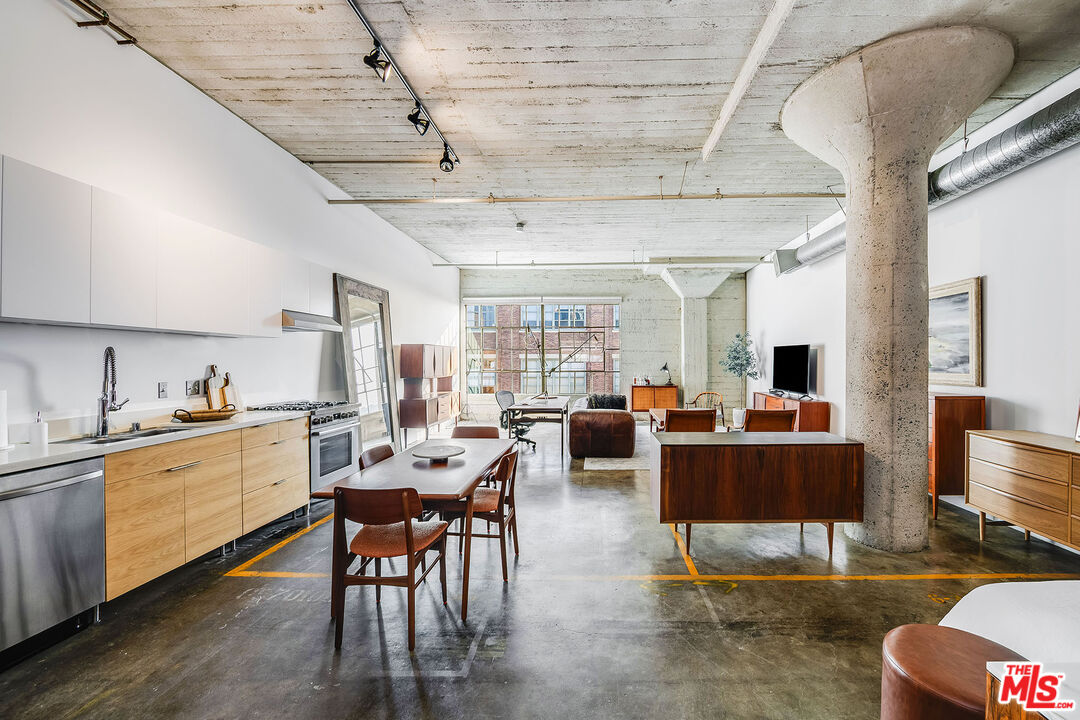 1855 Industrial St Unit: 703