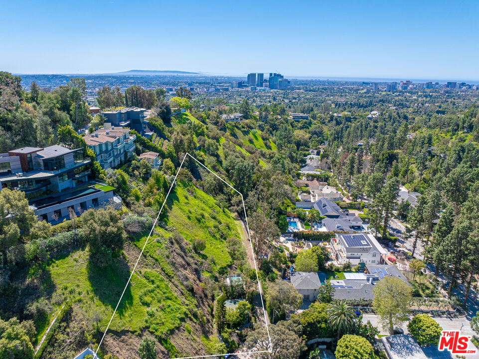 1418 Lindacrest Dr