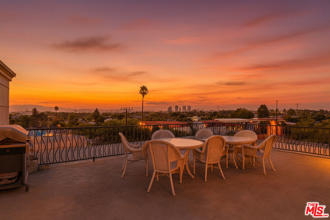 3401 S Bentley Ave Unit: 306