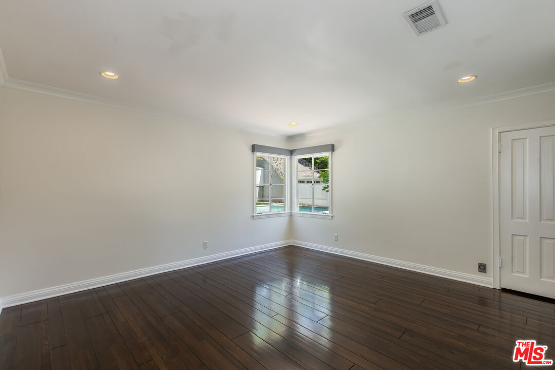 11339 Thurston Pl