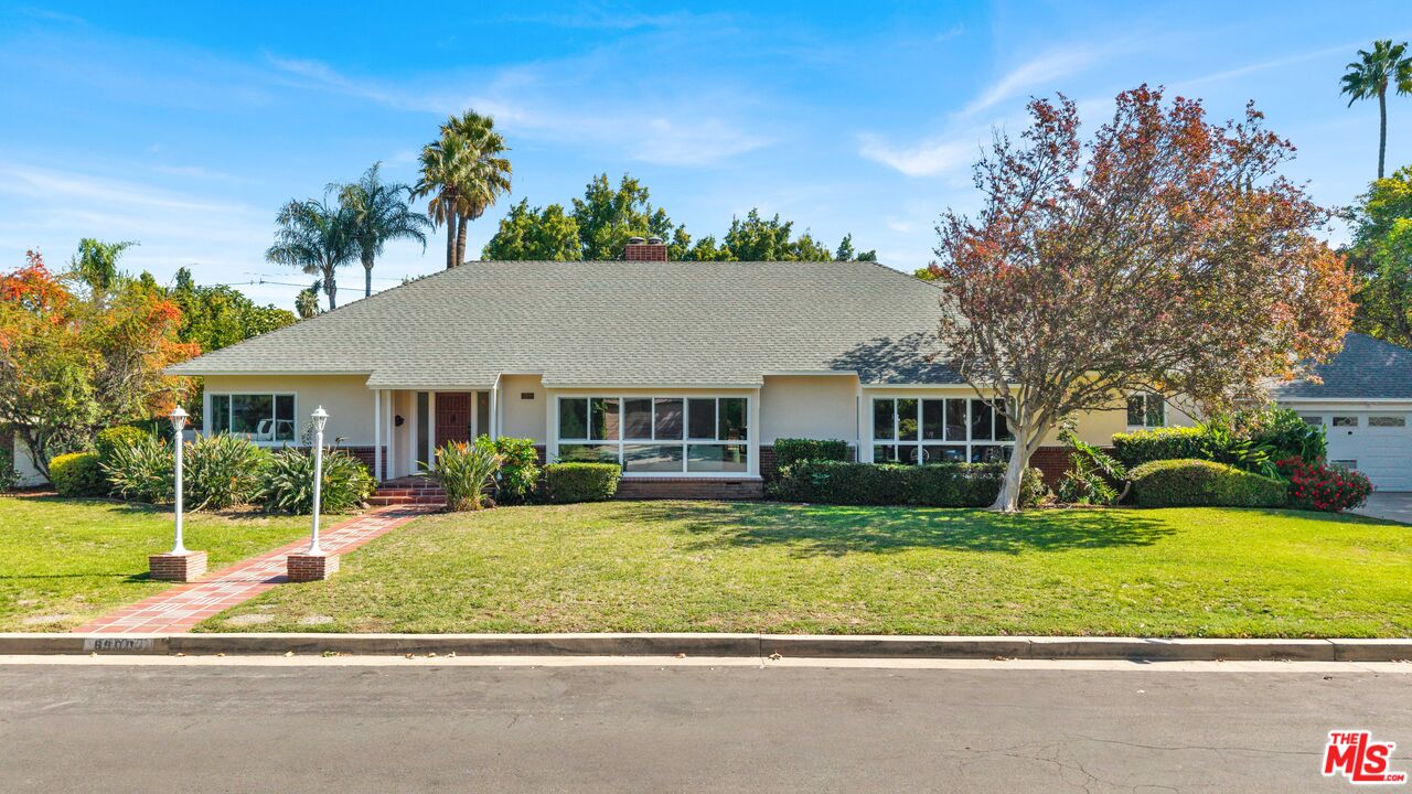 6900 Chisholm Ave