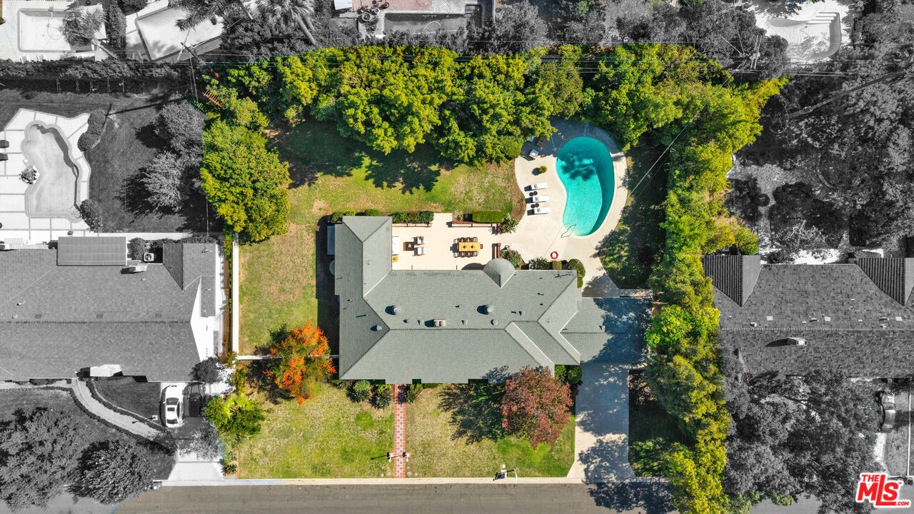 6900 Chisholm Ave