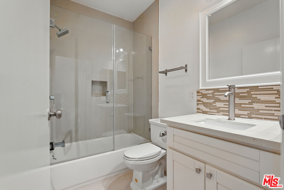 1826 Overland Ave Unit: 8