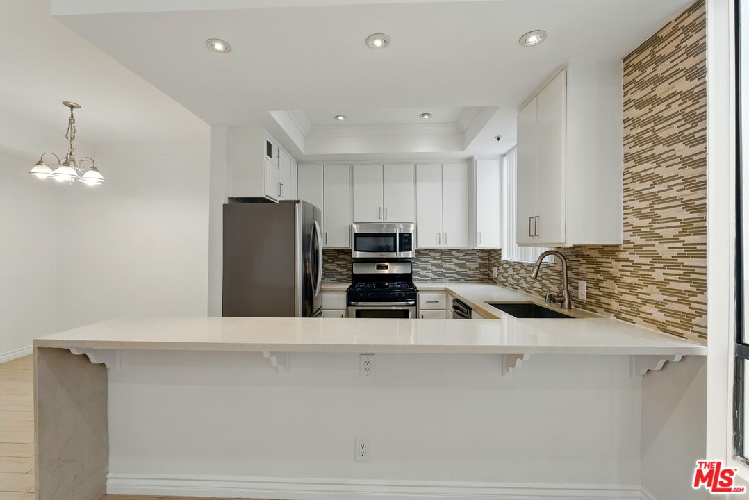 1826 Overland Ave Unit: 8