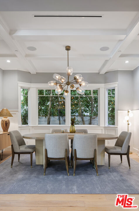 6336 Lindenhurst Ave