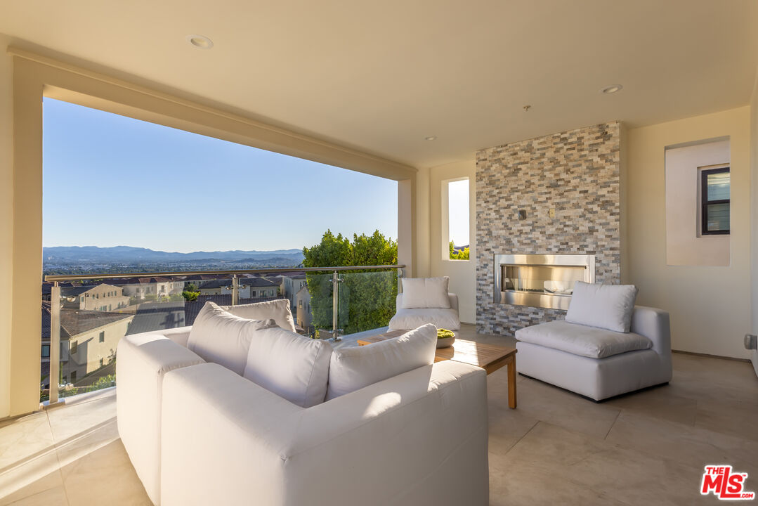 20162 W Cromwell Way