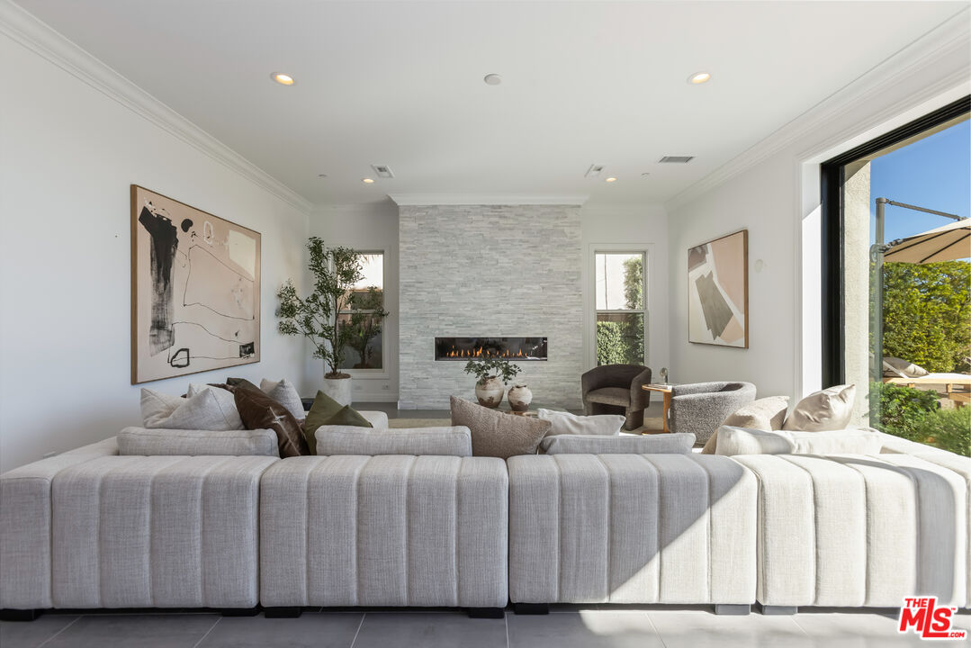 20162 W Cromwell Way