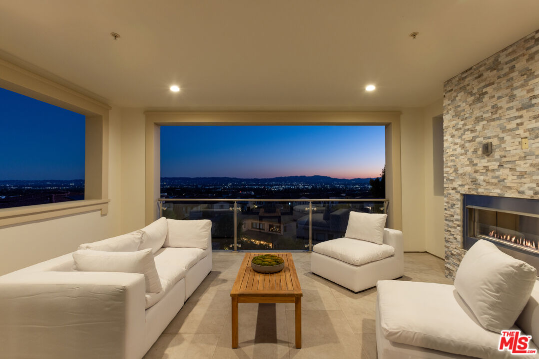 20162 W Cromwell Way