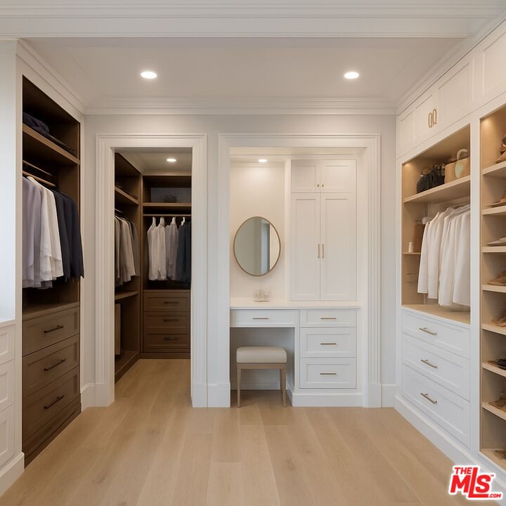 2120 Linda Flora Dr