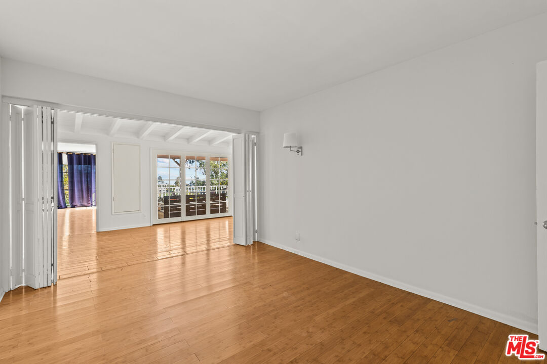 2120 Linda Flora Dr