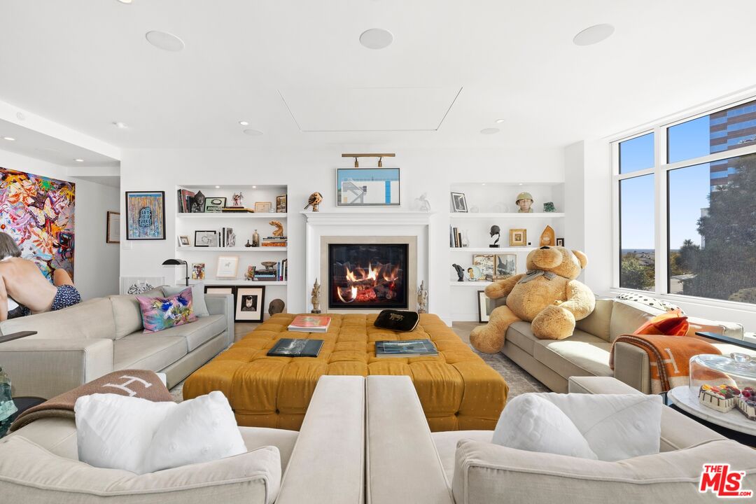 1 W Century Dr Unit: 5B