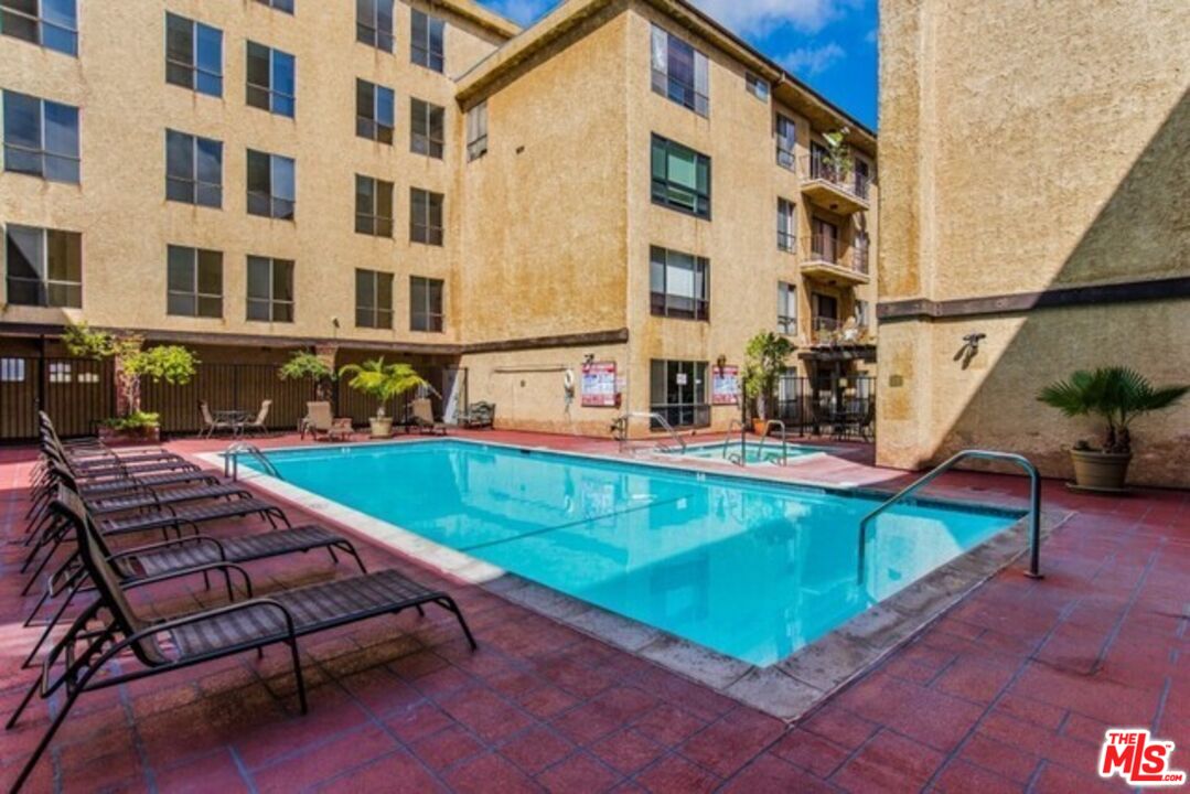1735 N Fuller Ave Unit: 324