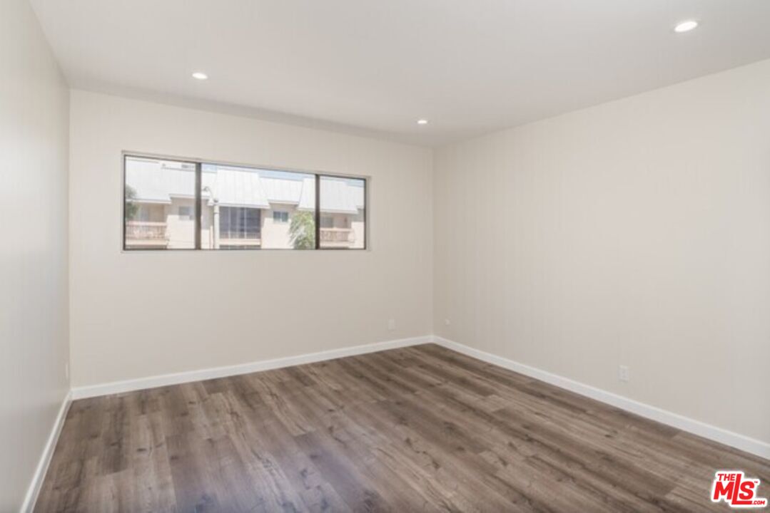 1735 N Fuller Ave Unit: 324