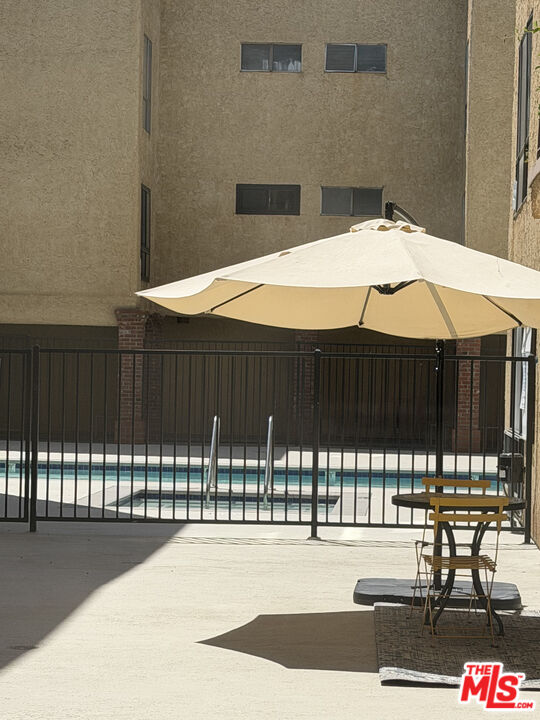 1735 N Fuller Ave Unit: 324