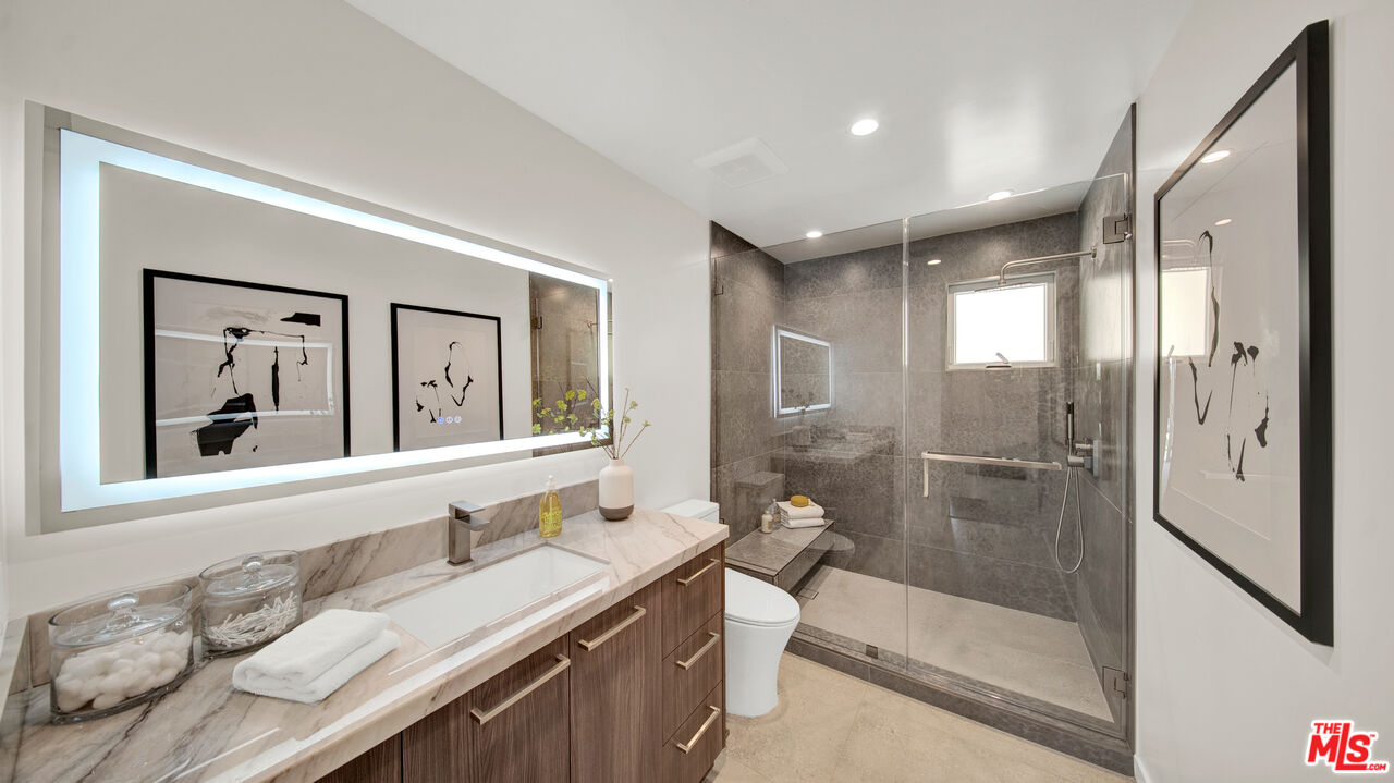 11601 Bellagio Rd
