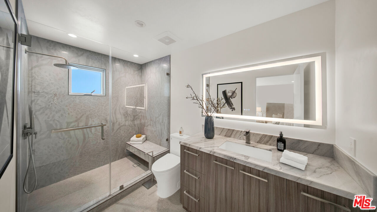 11601 Bellagio Rd
