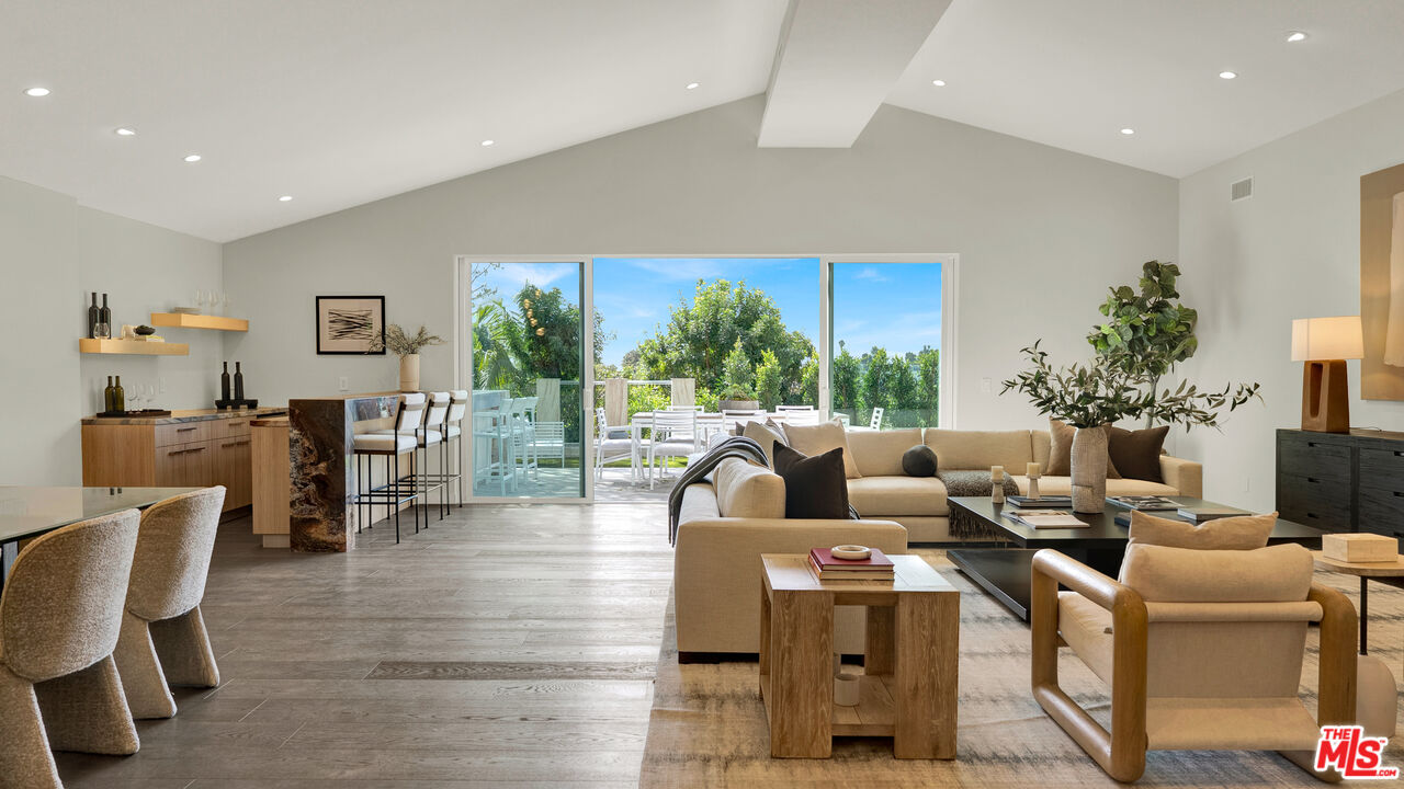 11601 Bellagio Rd
