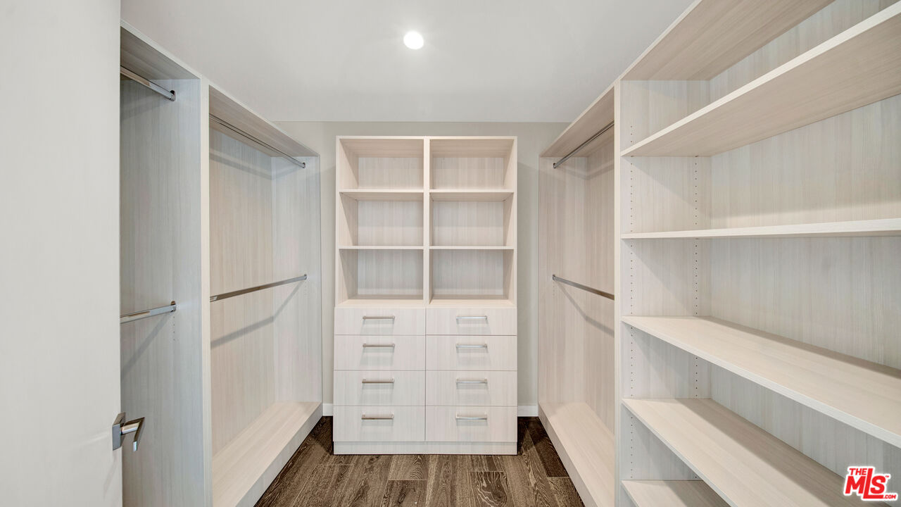 11601 Bellagio Rd