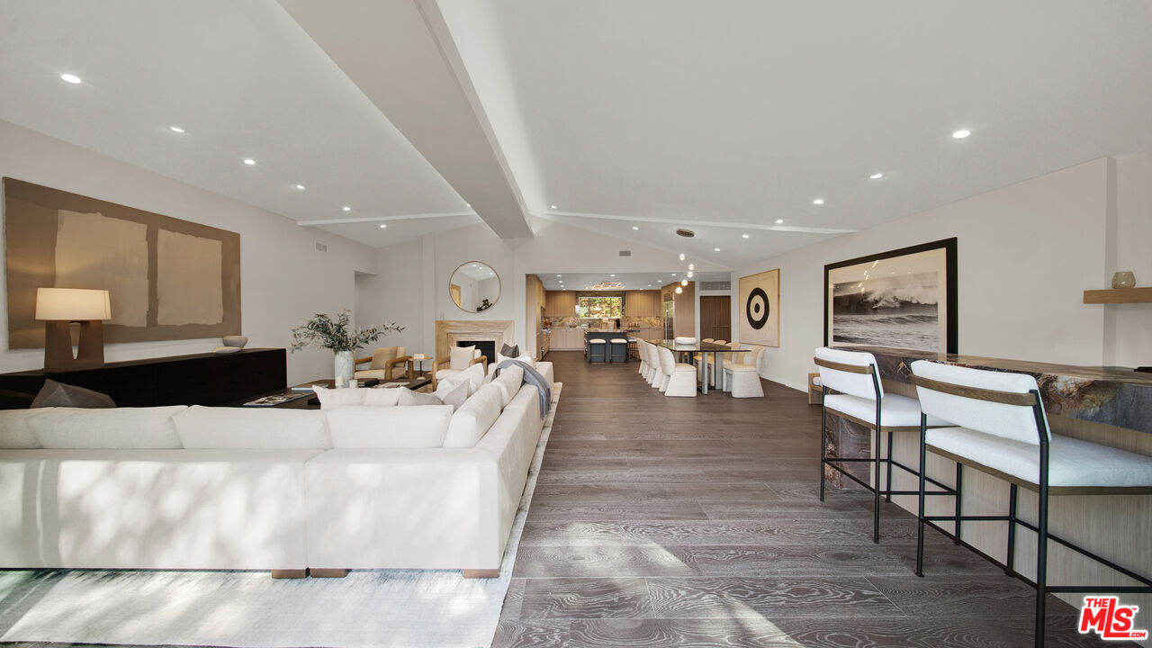 11601 Bellagio Rd