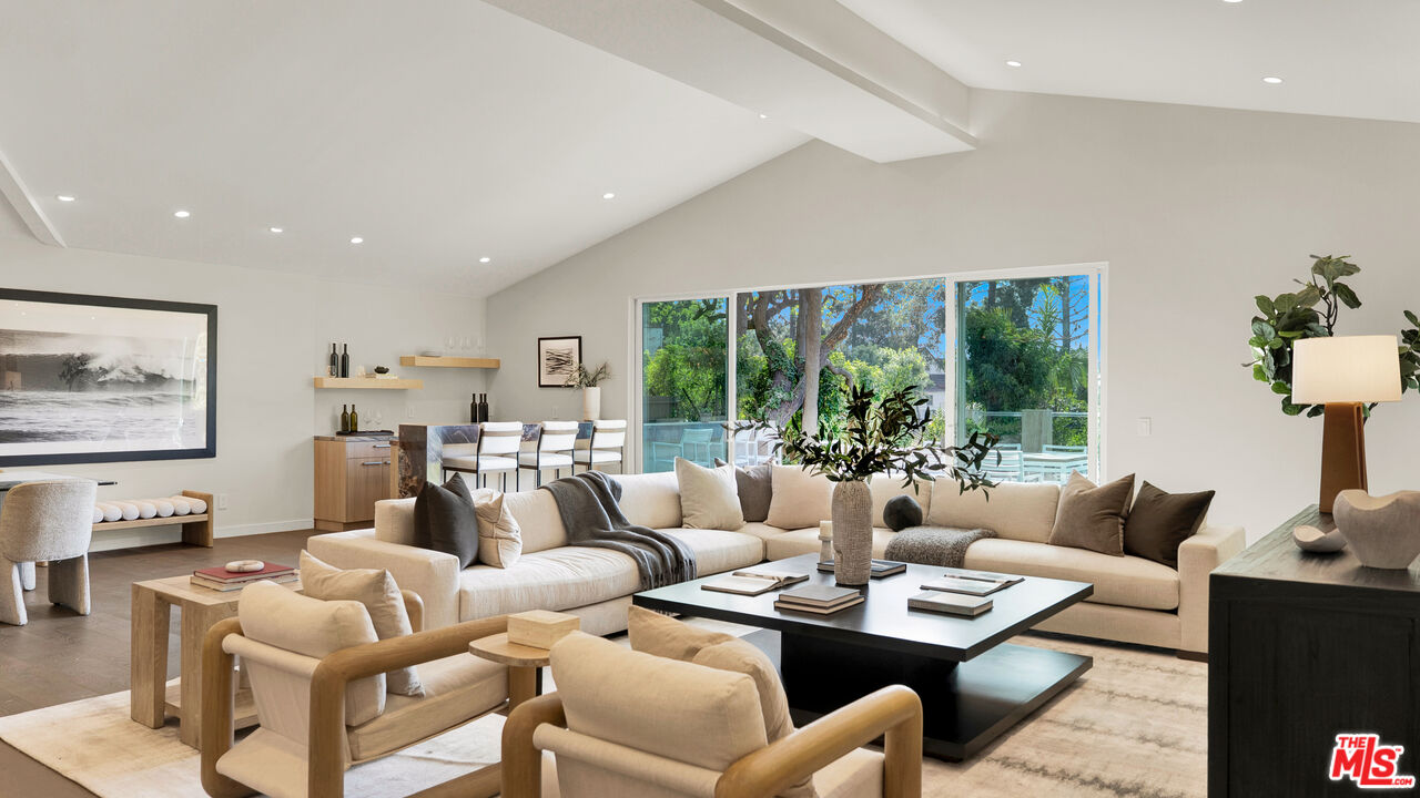 11601 Bellagio Rd