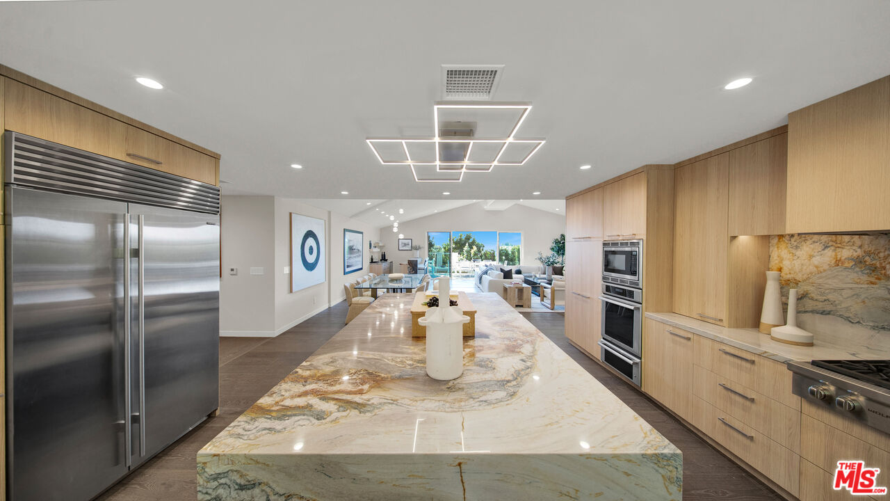 11601 Bellagio Rd