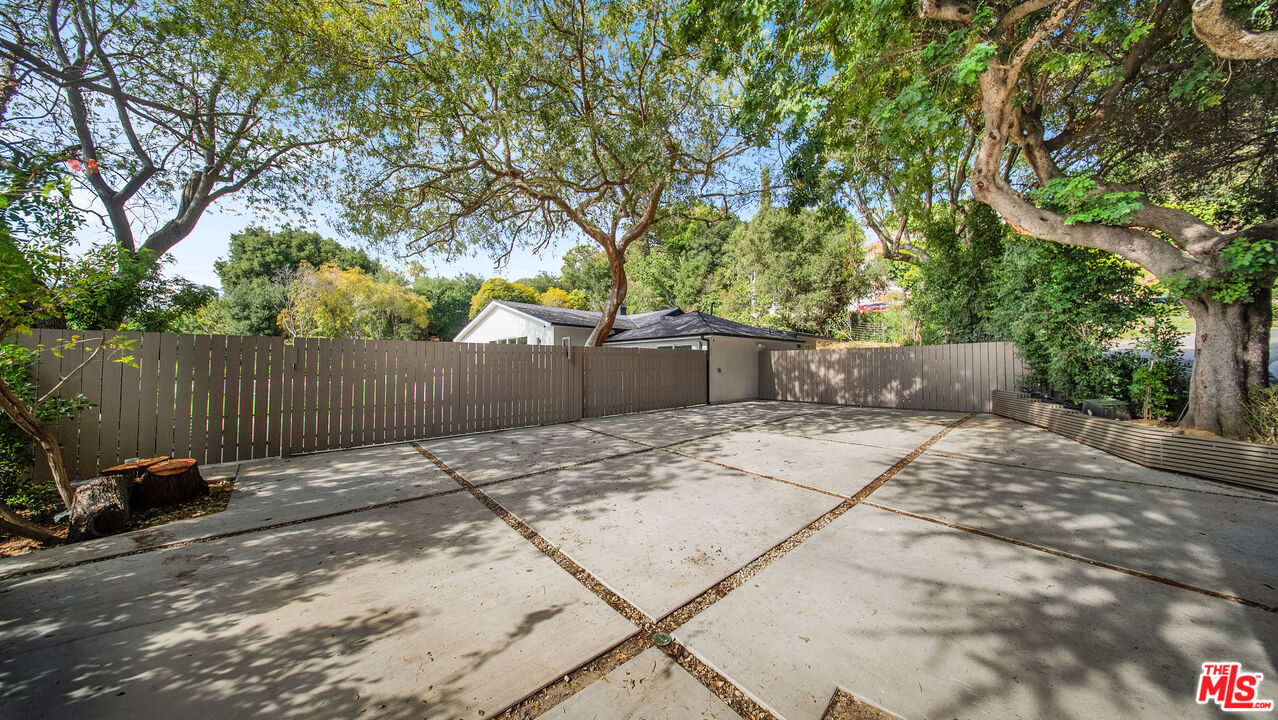 11601 Bellagio Rd