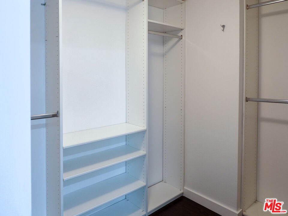 13700 Marina Pointe Dr Unit: 619