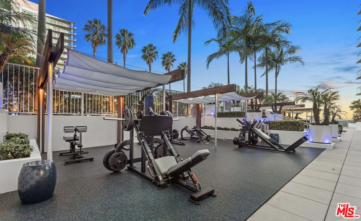 13700 Marina Pointe Dr Unit: 619