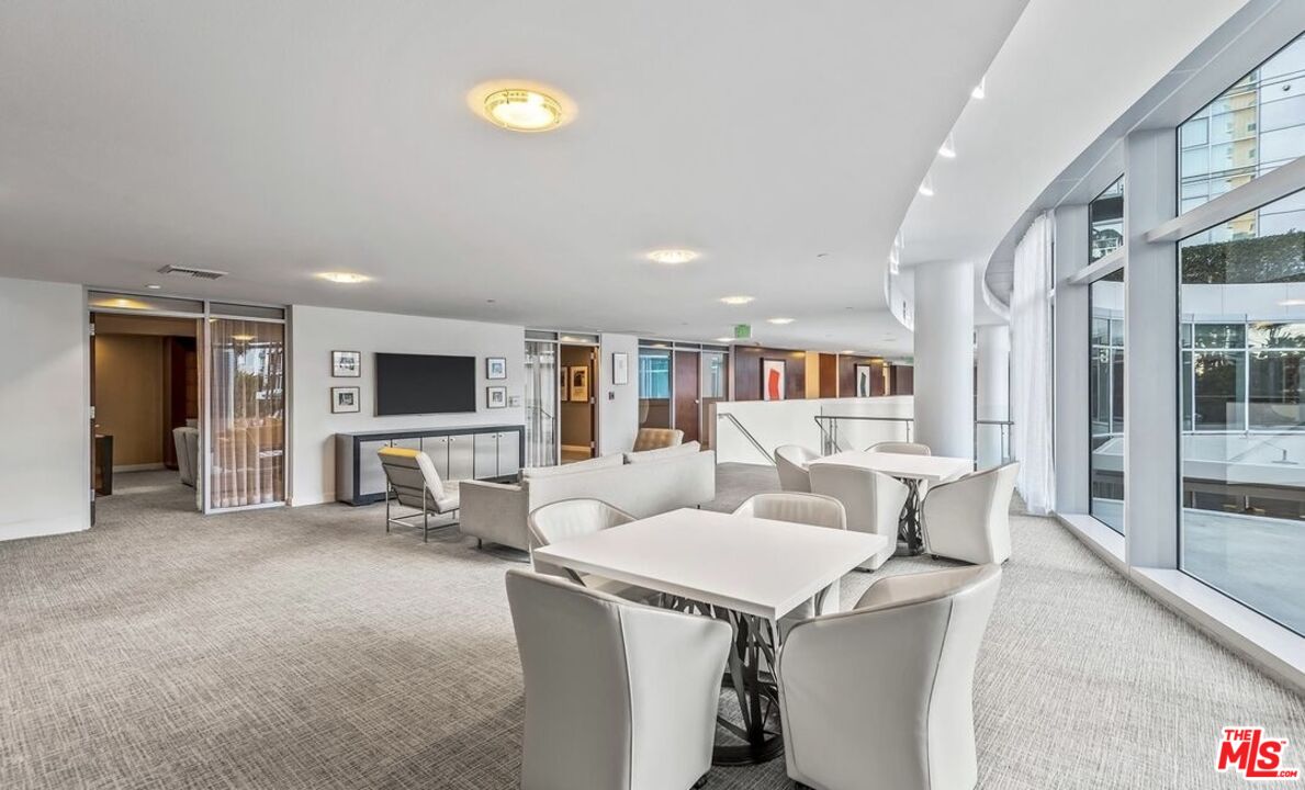 13700 Marina Pointe Dr Unit: 619