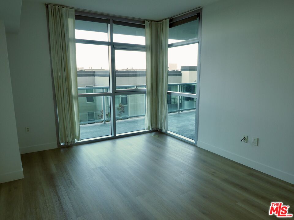 13700 Marina Pointe Dr Unit: 619
